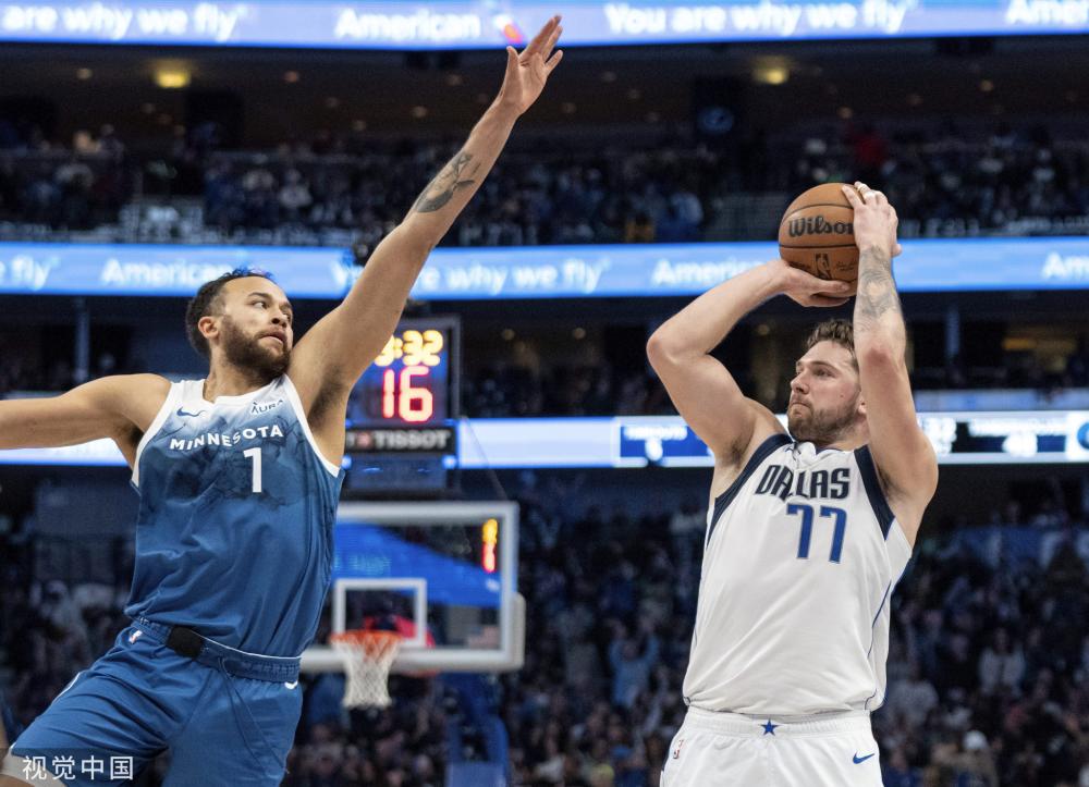 当她在前两 当她在前两